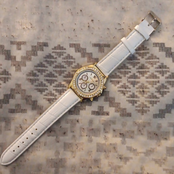 Cote d' Azur Watch - Picture 2 of 4